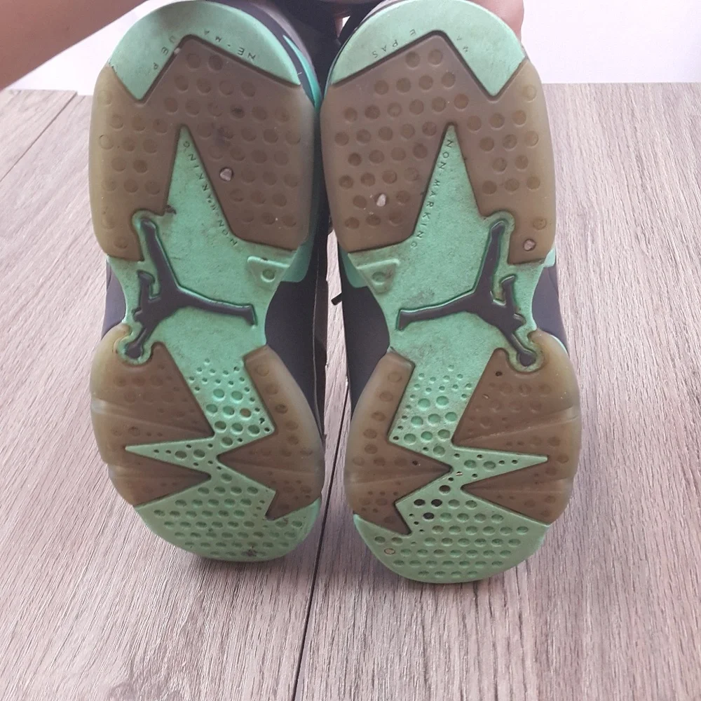 Nike Air Jordans Grey and Mint sz‎ 4 Y